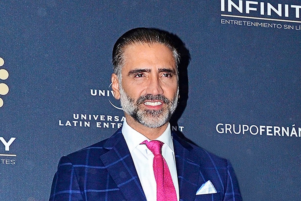 Imagen Conoce a la actriz que Alejandro Fernández besó en pleno escenario (+foto/video)