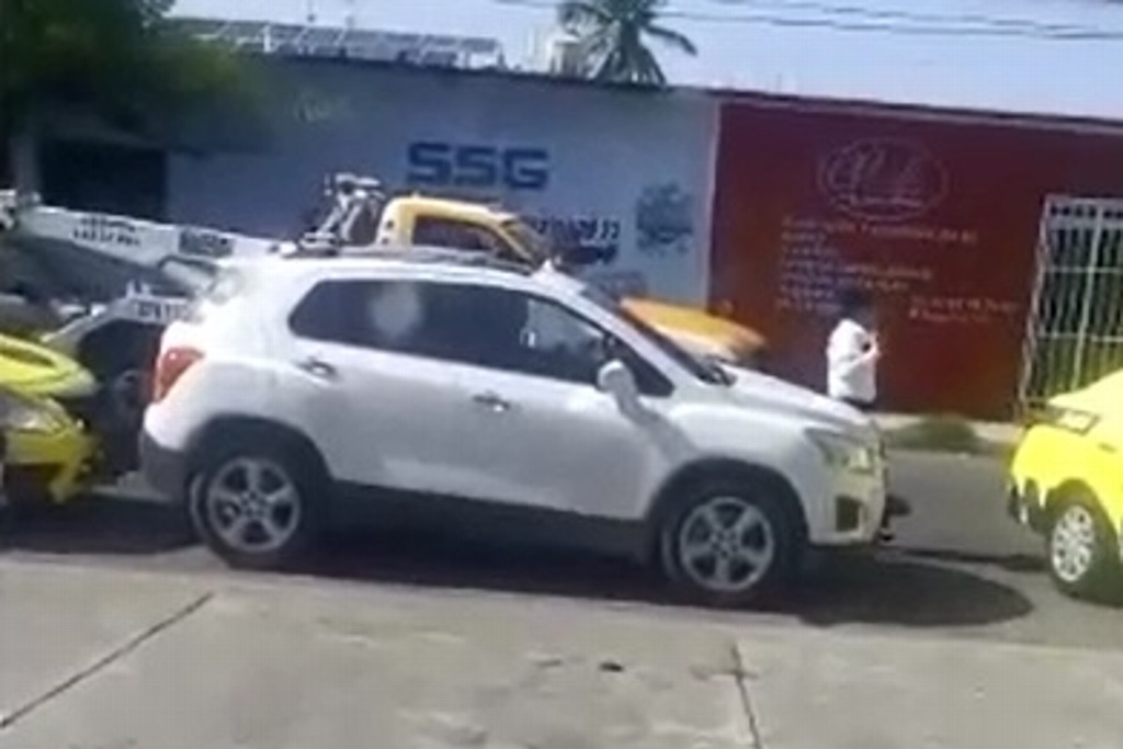Imagen Graban a agentes de tránsito municipal golpeando a conductor en Veracruz (+Video)
