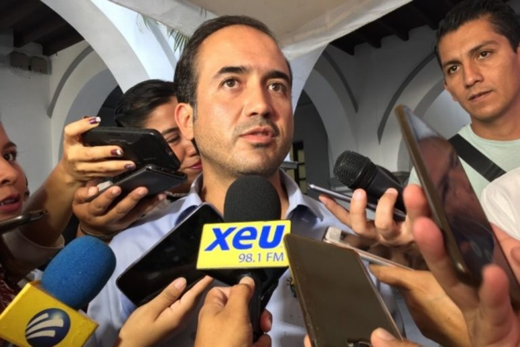 Imagen Lamenta Alcalde de Veracruz que los recibieran con gas lacrimógeno en Palacio Nacional