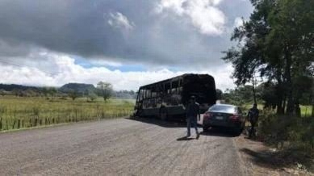 Imagen Retiran bloqueo en Tocumbo, Michoacán