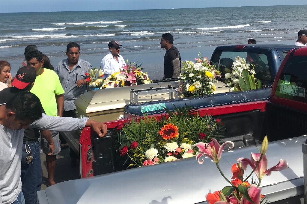 Imagen Dan último adiós a pescadores de Antón Lizardo, Veracruz