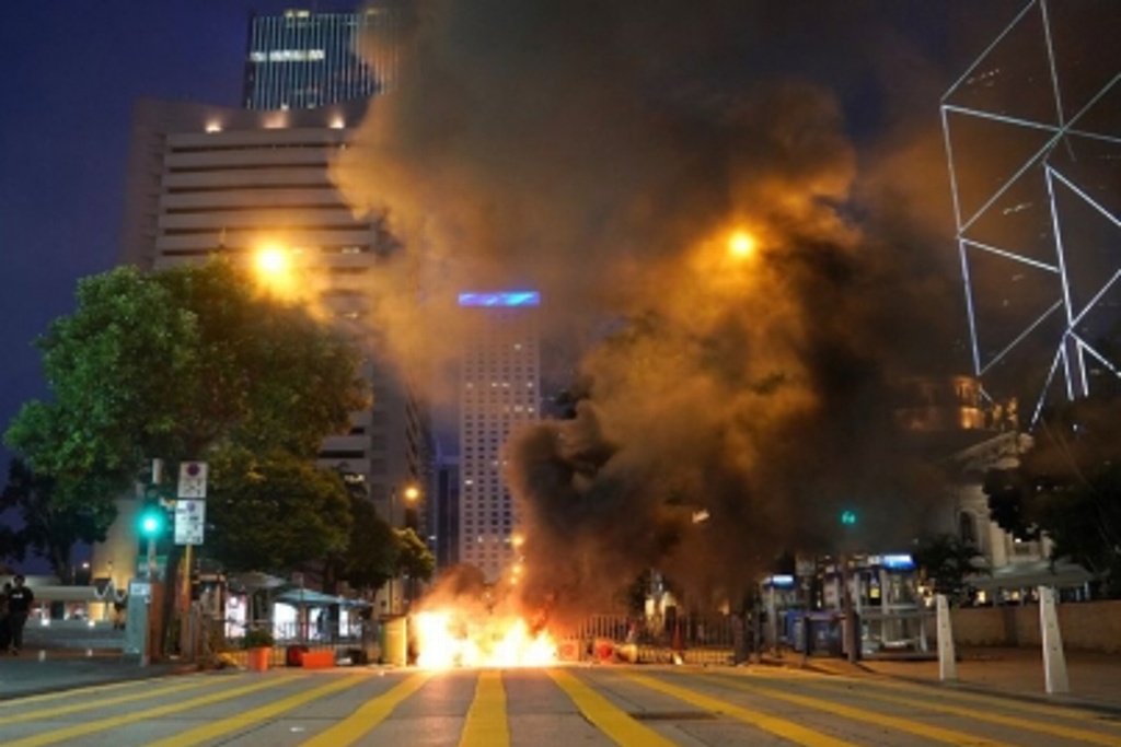 Imagen Hong Kong registró noche de violencia y luto por muerte de estudiante