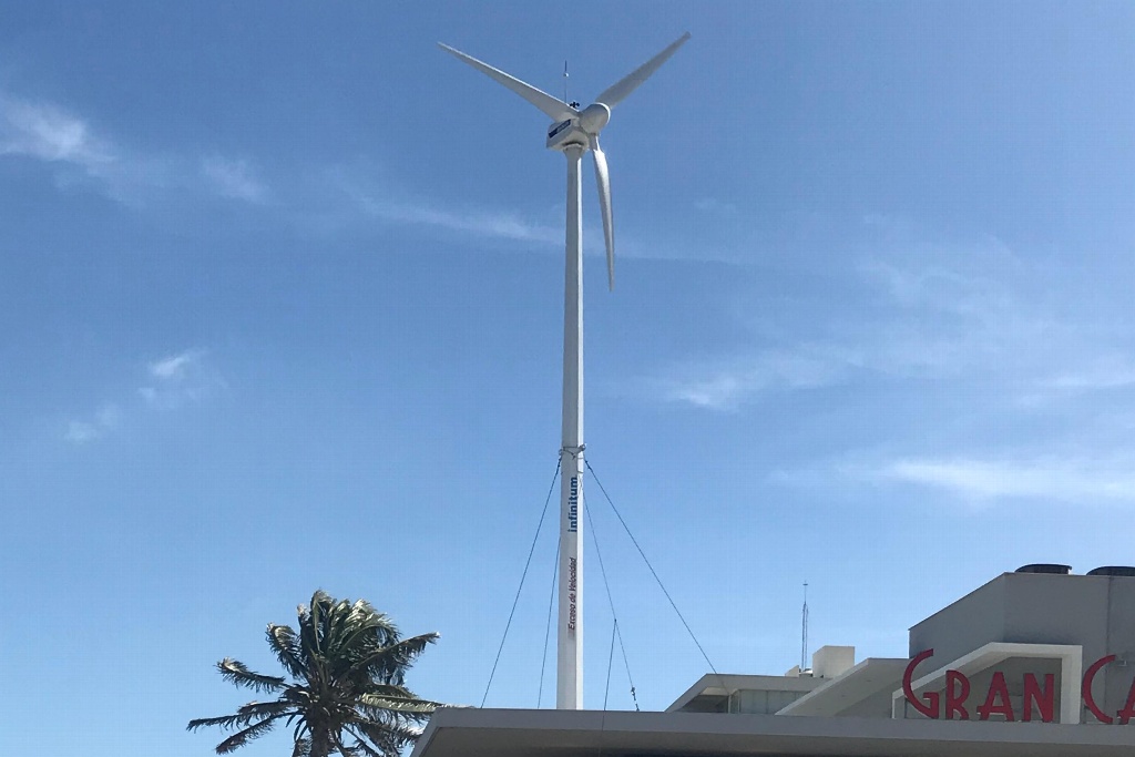 Imagen Aerogenerador de energía eólica en “Gran Café de la Parroquia” soporta vientos de 170 km/h: Experto
