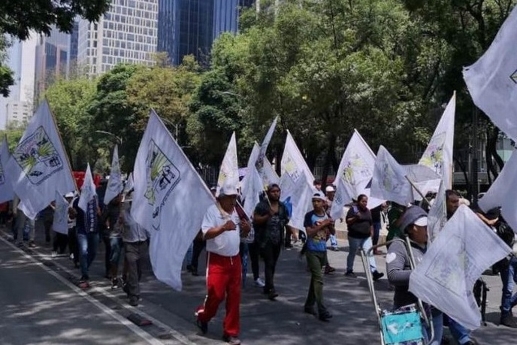Imagen Diputados logran acuerdo con campesinos para retiro parcial del bloqueo en San Lázaro