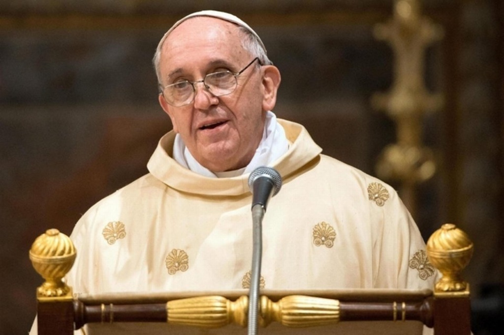 Imagen Papa Francisco expulsa a cura chileno investigado por abuso a menores