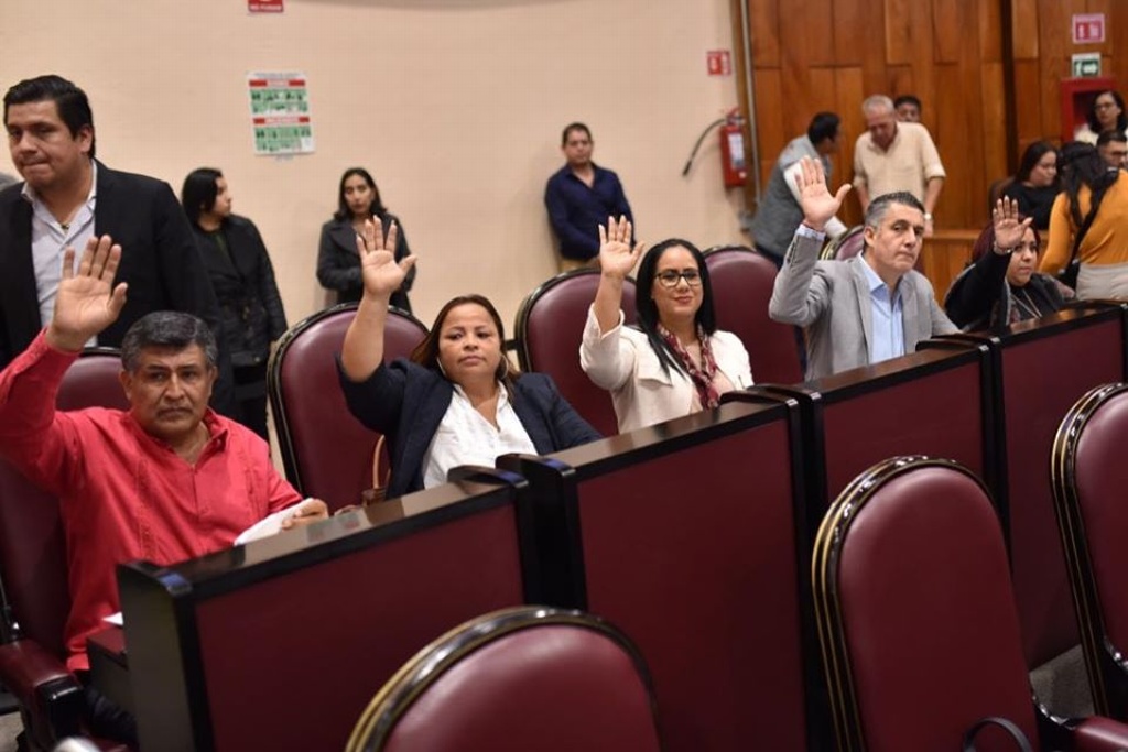 Imagen Congreso de Veracruz avala trámite en línea de títulos y cédulas profesionales