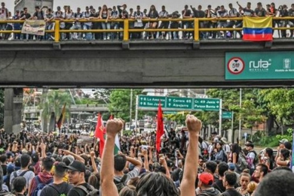 Imagen Centrales obreras de Colombia piden reunión con Iván Duque