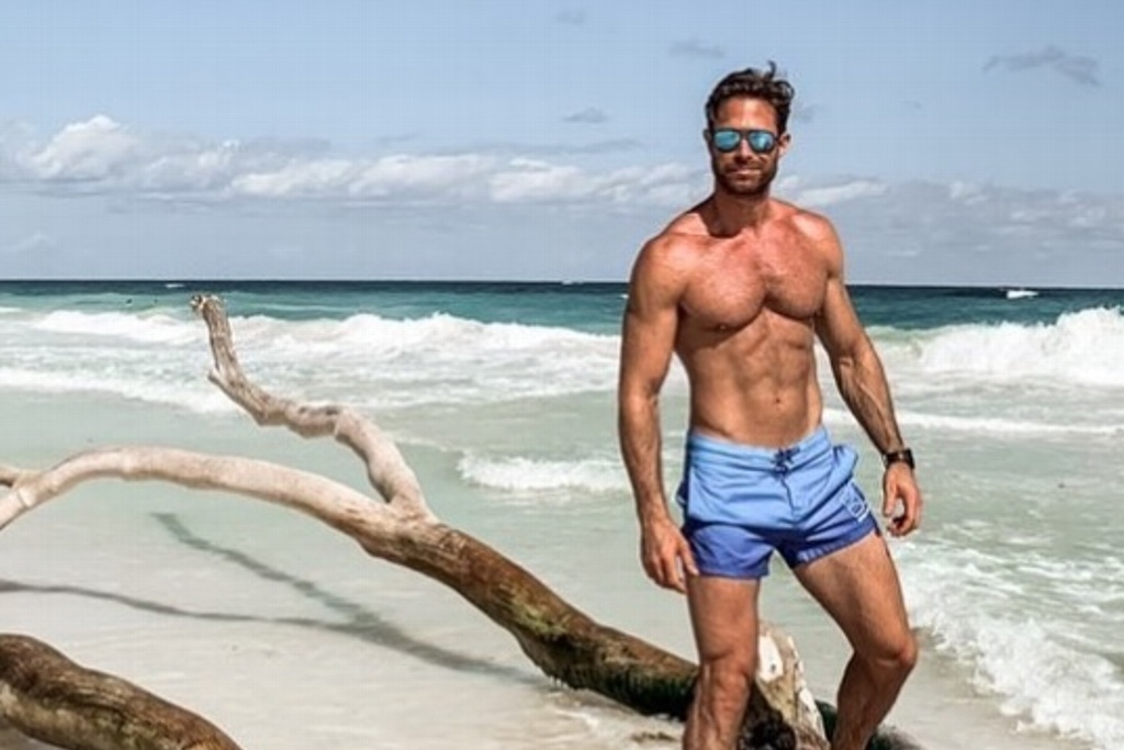 Imagen Sebastián Rulli impacta en redes; posa desnudo en la playa (+Fotos)