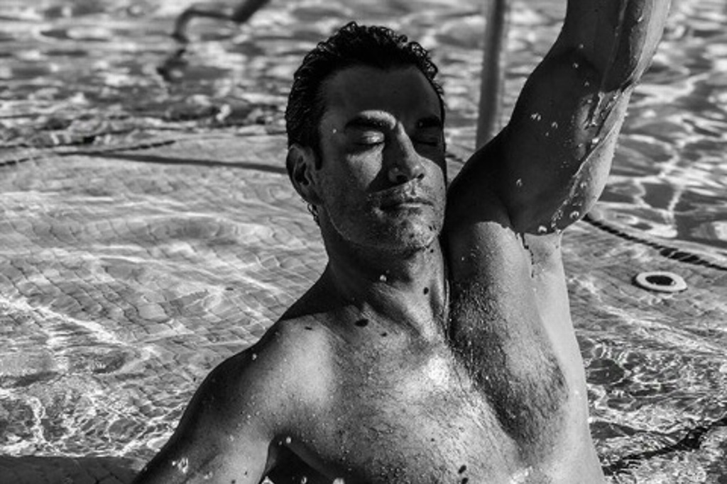 Imagen David Zepeda le hace competencia a Sebastián Rulli y publica foto con poca ropa