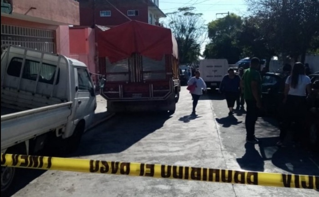 Imagen Asesinan a dos, en tianguis Emilio Leyzegui de Xalapa, Veracruz