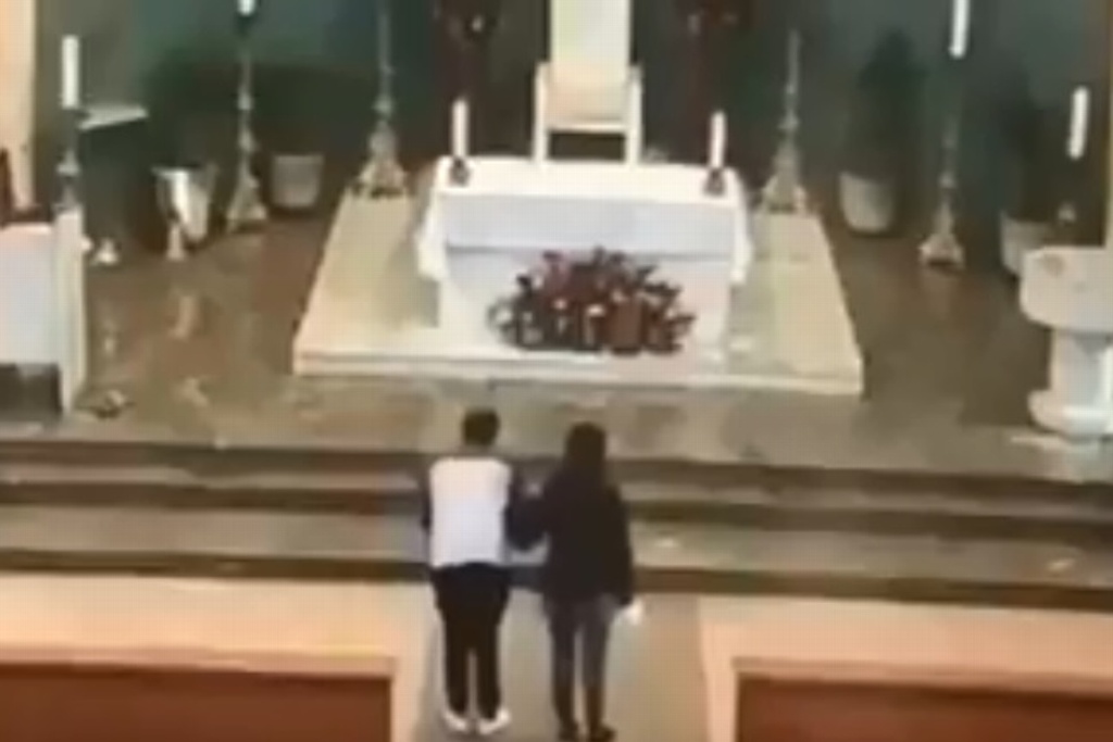 Imagen Captan a pareja robando limosnas de iglesia en Nuevo León (+video)