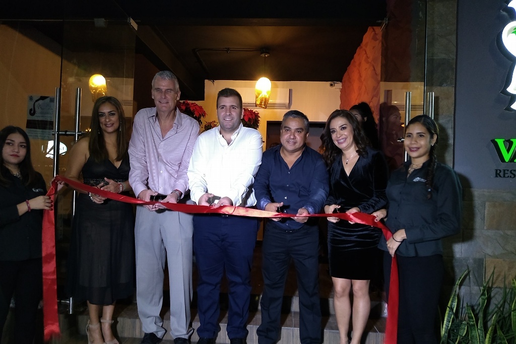 Imagen Regia inauguración de Vinos Van Eyck Restaurante Enoteca (+fotos)