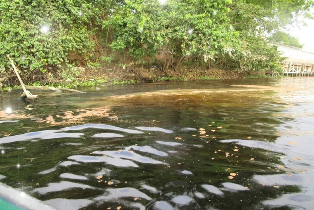 Imagen Derrame de hidrocarburo en el río Coatzacoalcos alcanza 2 mil litros