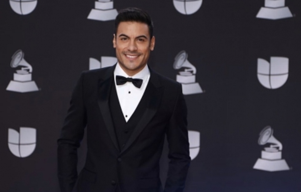 Imagen Carlos Rivera llena de romanticismo el Foro Sol