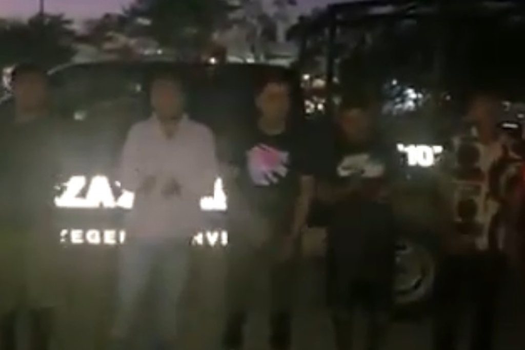 Imagen Policías habrían obligado a detenidos a cantar 'El violador eres tú'; los investigan (+Video)