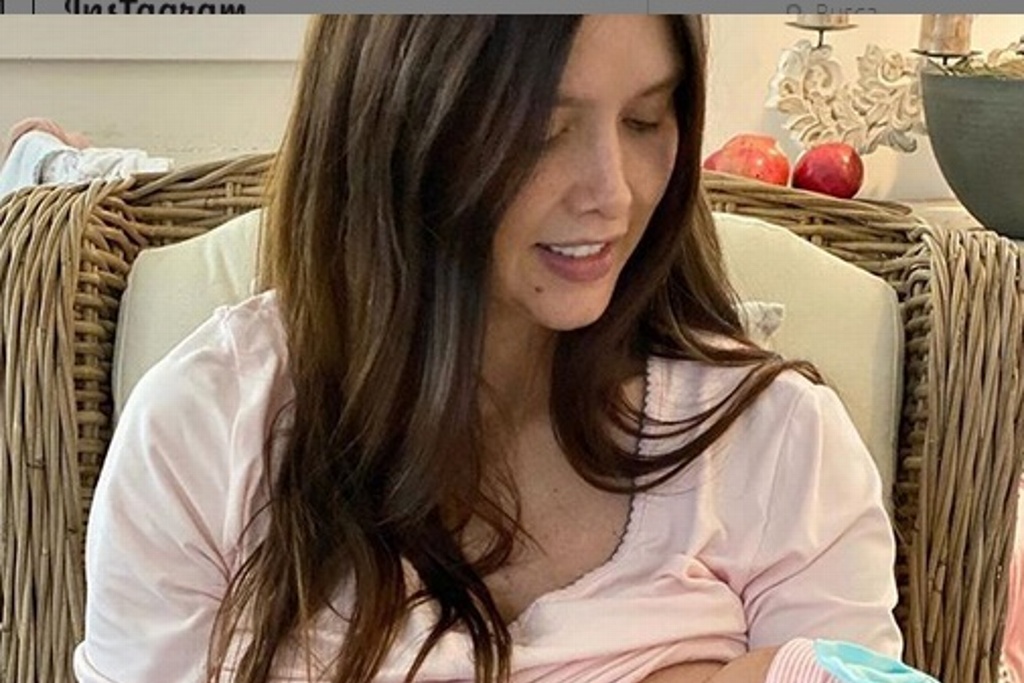 Imagen Marlene Favela comparte foto amamantado a su hija