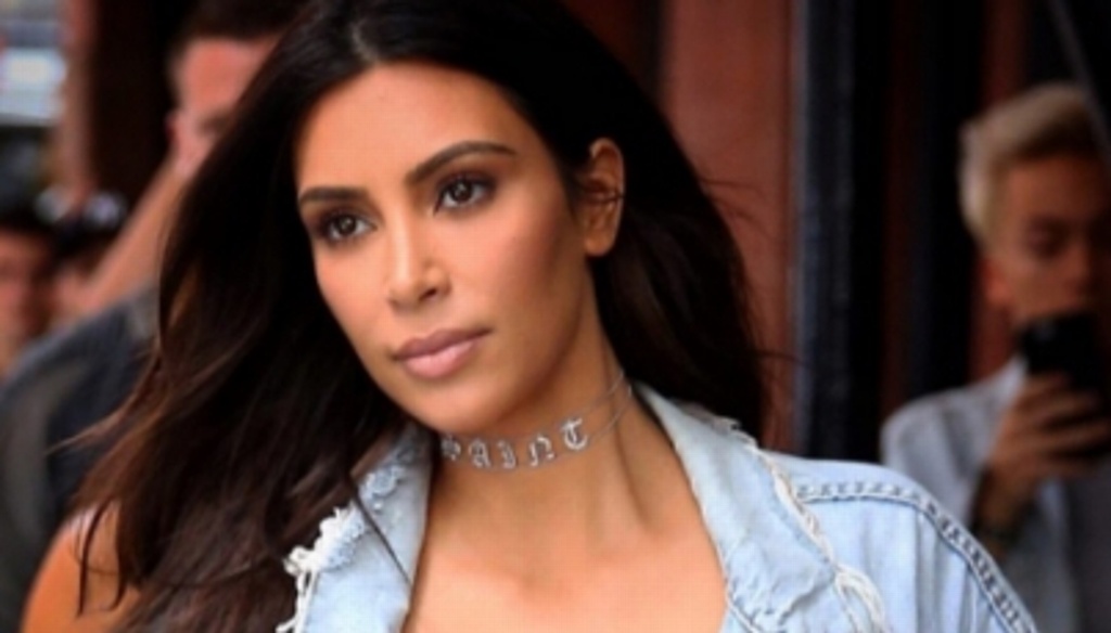 Imagen Kim Kardashian regala chamarra de Michael Jackson a su hija