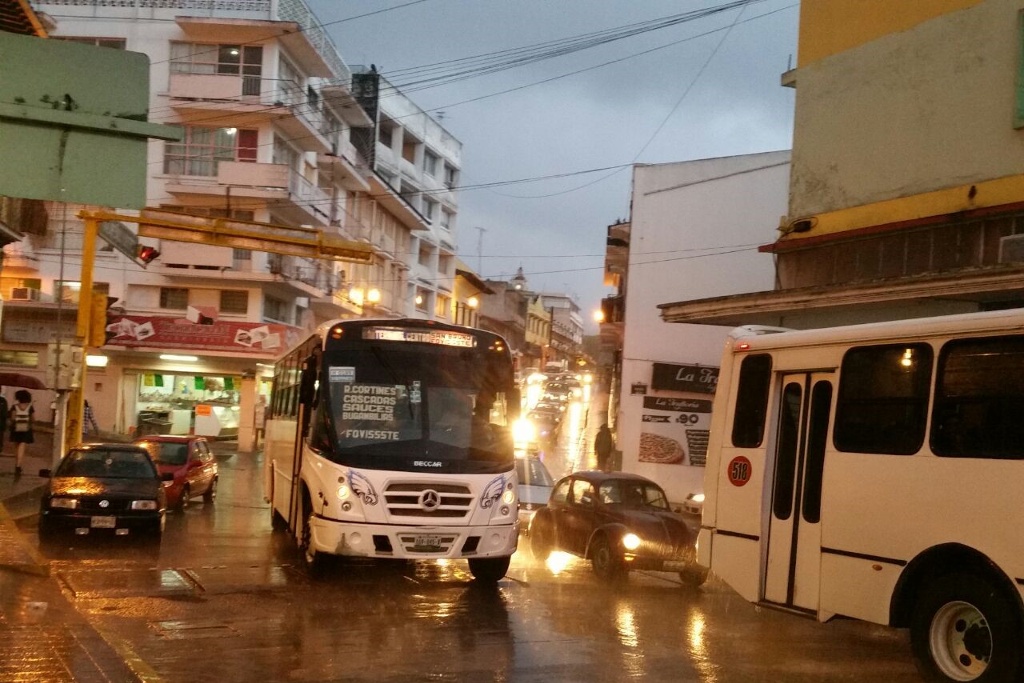 Imagen Habilitan albergues para afectados por lluvias en Xalapa