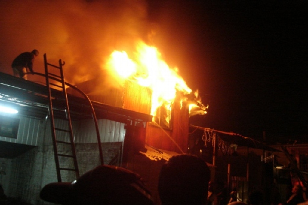 Imagen Se incendia fábrica en Medellín, Veracruz