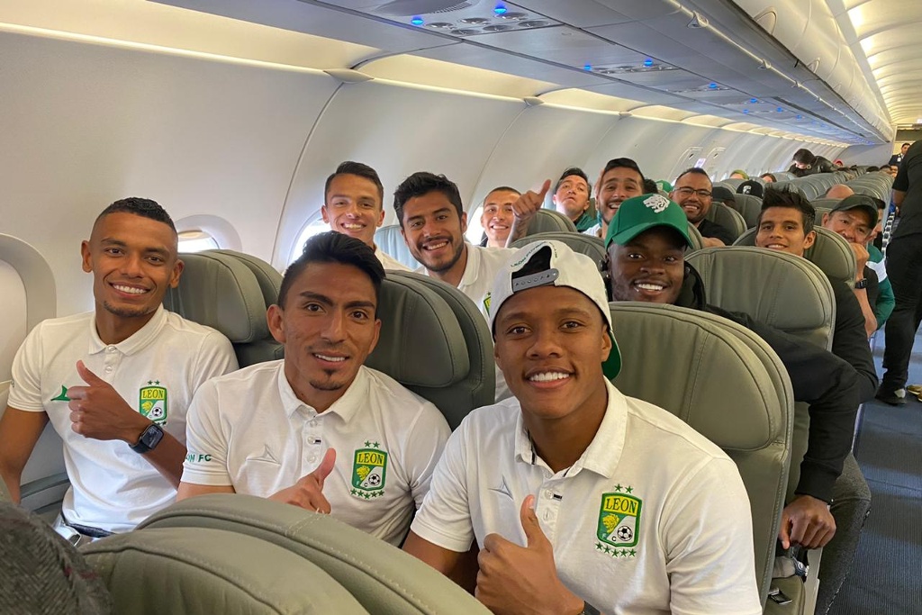 Imagen Equipos de fútbol bromean sobre rifa del avión presidencial 