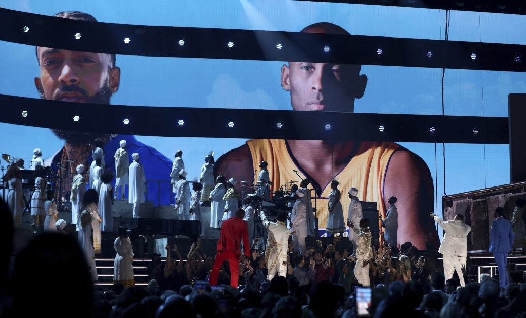 Imagen Músicos rinden homenaje a Kobe Bryant en los Grammys