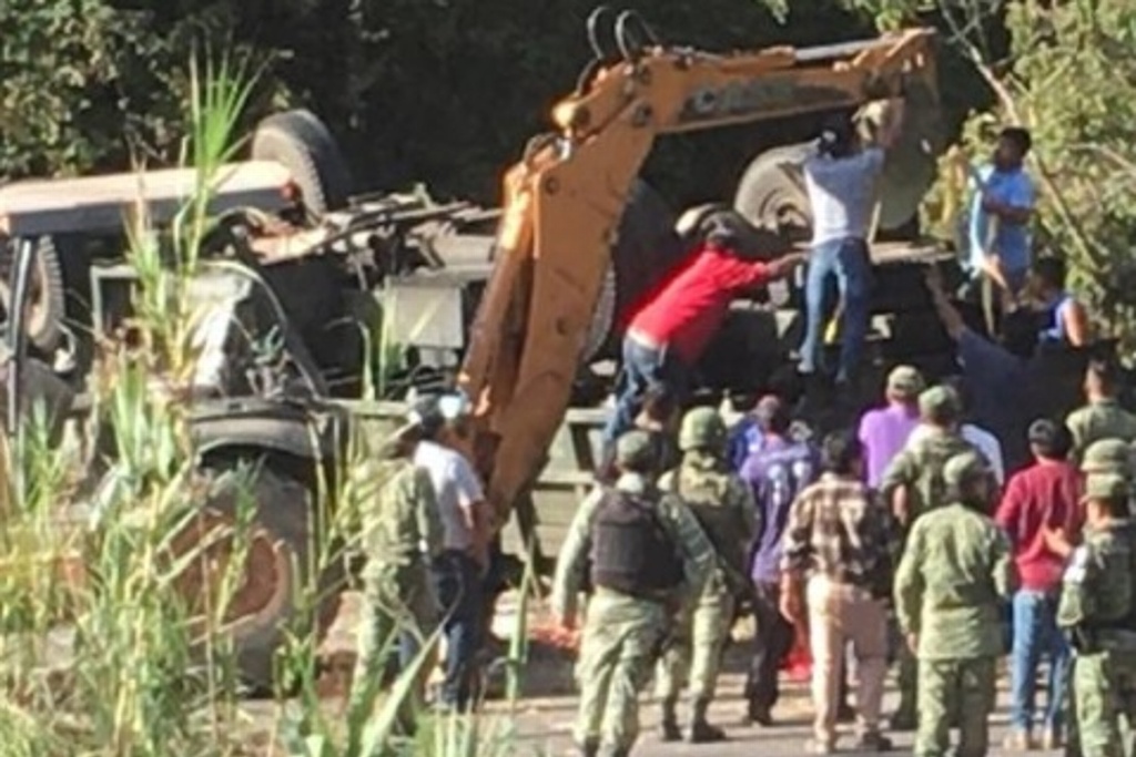 Imagen Suben a siete los muertos por volcadura de camión de la Guardia Nacional