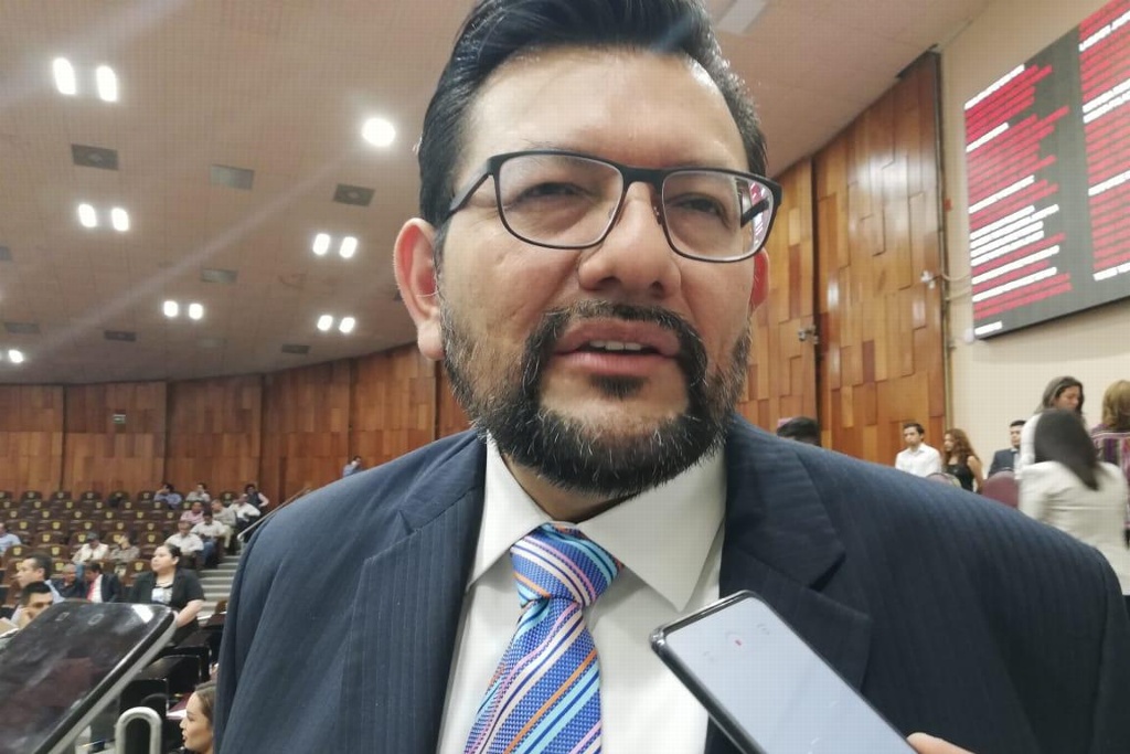 Imagen Enrique Cambranis quiere que Hugo Gutiérrez rinda cuentas al Congreso de Veracruz