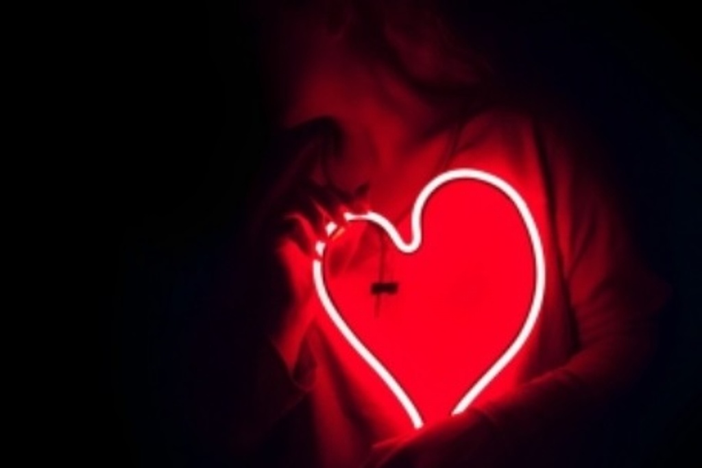 Imagen Las personas ya no creen en el amor por culpa de las redes sociales, afirma académico