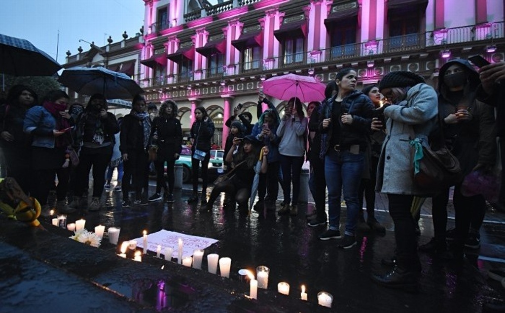 Imagen Alto a los feminicidios y castigo a feminicidas, exigen mujeres en Xalapa (+Fotos)
