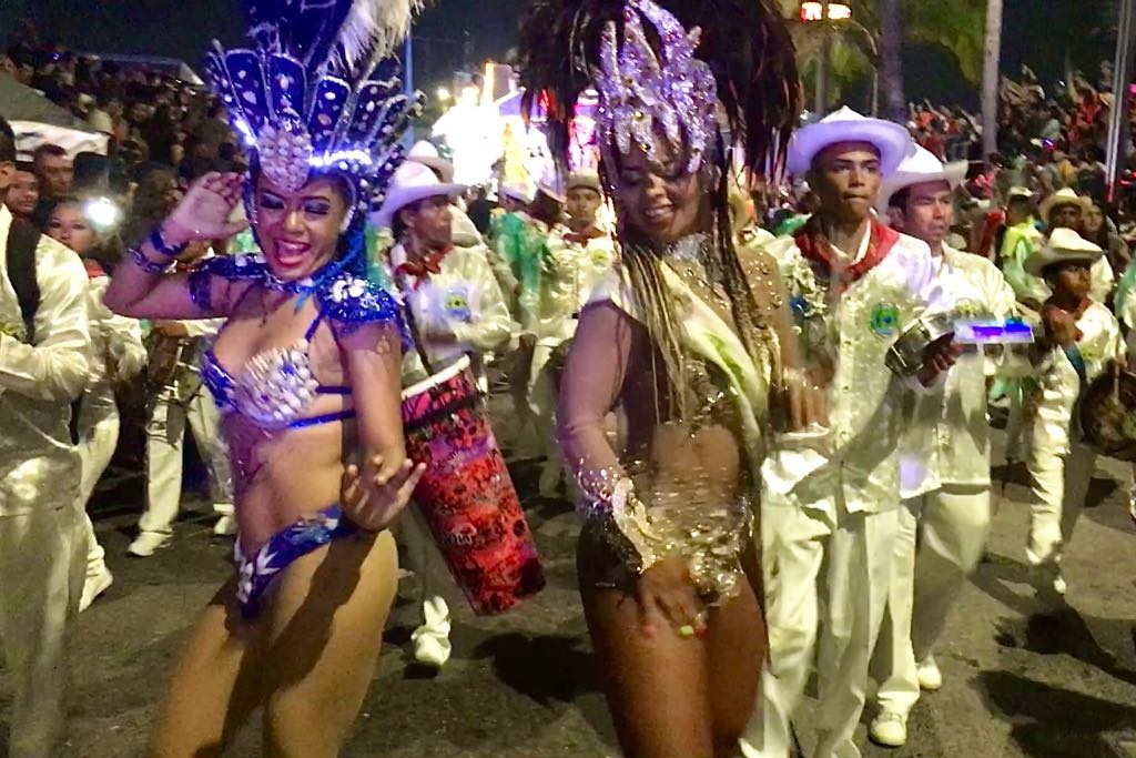Imagen Esperan rebasar el millón de visitantes al Carnaval de Veracruz