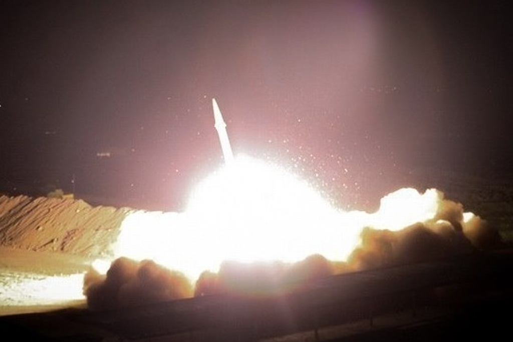 Imagen Disparan cohetes contra base militar de EU en Irak