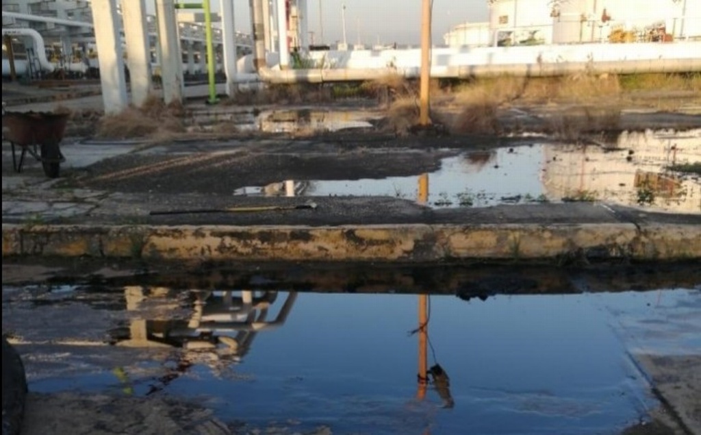 Imagen Pemex controla fuga de hidrocarburo terminal de Pajaritos en Coatzacoalcos, Veracruz 