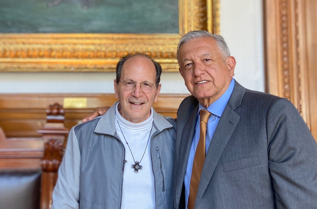 Imagen Se reúne AMLO con padre Solalinde en Palacio Nacional