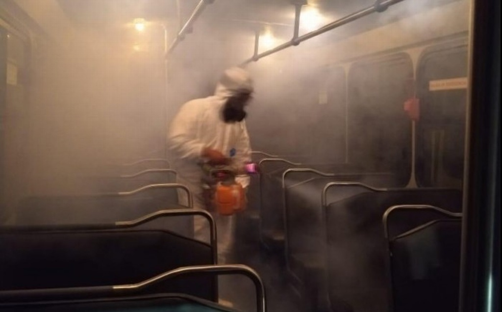 Imagen Para prevenir coronavirus, desinfectan todos los autobuses urbanos en Orizaba, Veracruz