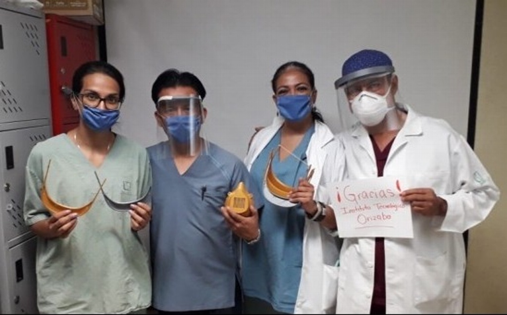 Imagen Estudiantes en Orizaba elaboran protectores faciales para evitar contagio de coronavirus
