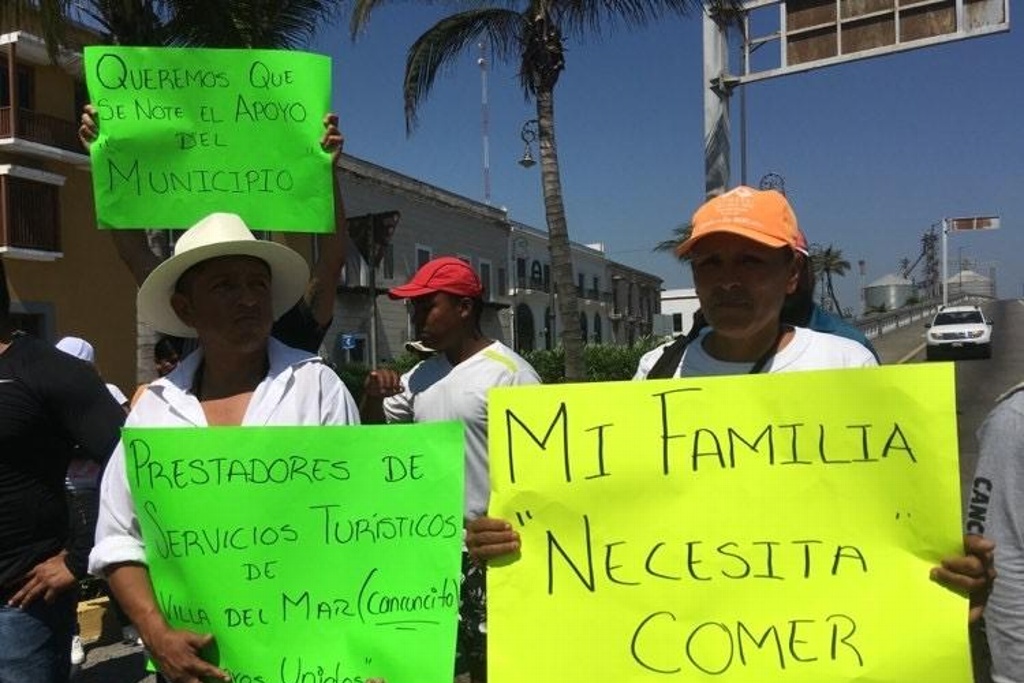 Imagen Lancheros y prestadores de servicio cierran puente Morelos en Veracruz 