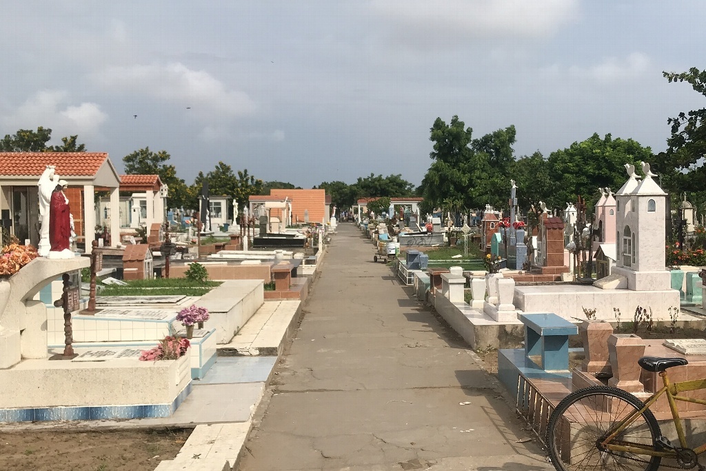 Imagen No más de 10 personas en funerales, parte de las medidas en panteones y funerarias en Veracruz por Covid-19