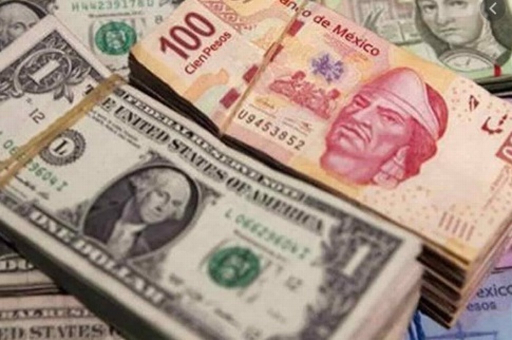Imagen Peso gana 1.16%; dólar se vende en casi 24 pesos