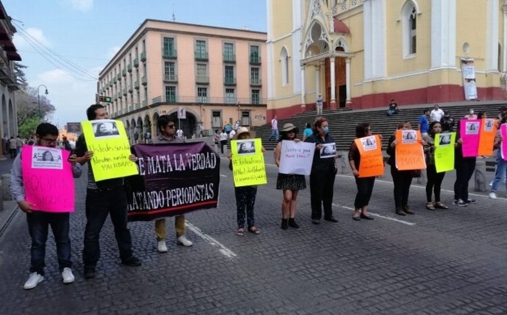 Imagen Reporteros de Xalapa exigen justicia y apoyo para la familia de la periodista María Elena Ferral