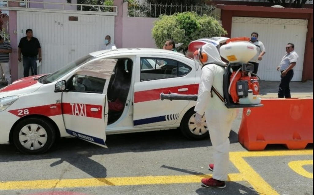 Imagen Sanitizan taxis y edificios municipales en Ciudad Mendoza, Veracruz