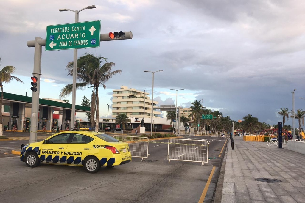 Imagen Cierran bulevar Ávila Camacho para evitar ingreso a playas en Veracruz y contener coronavirus