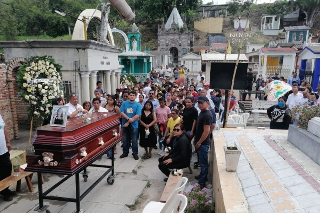 Imagen A 9 días del asesinato de la periodista María Elena Ferral, familia pide que no quede impune