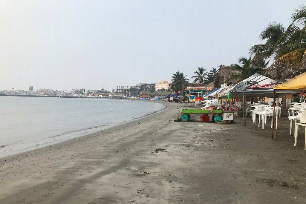 Imagen Se mantiene sin bañistas playa de Villa del Mar en Veracruz por Coronavirus