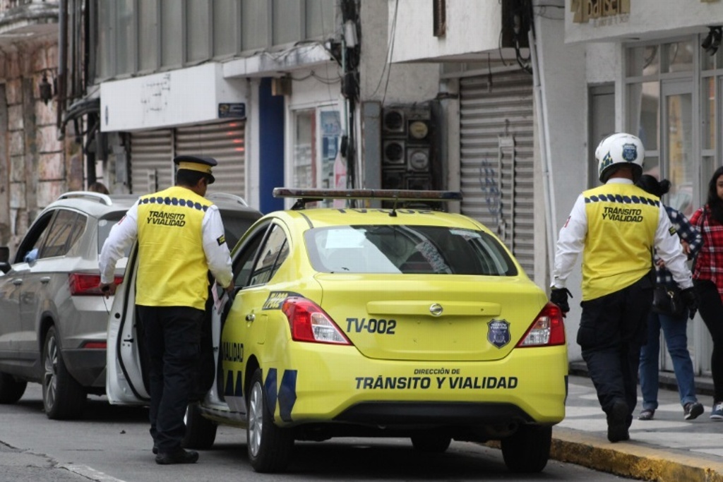 Imagen Separan del cargo a oficiales de Tránsito de Veracruz por presunta corrupción