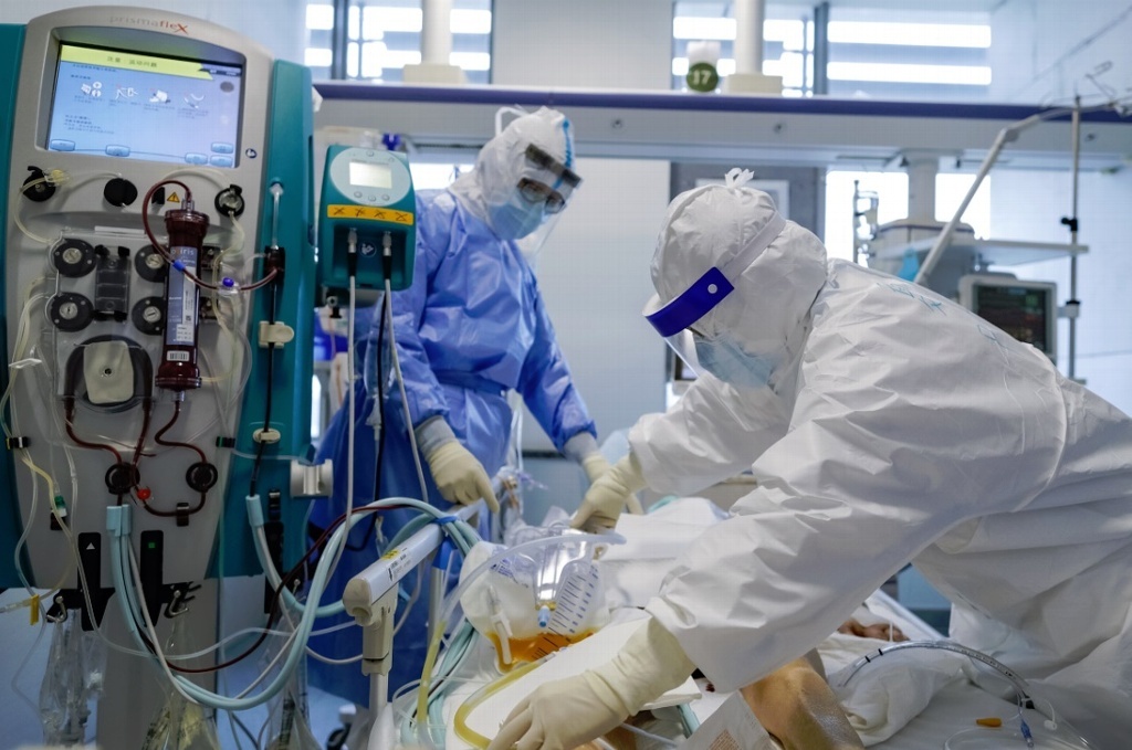 Imagen Nos estamos preparando para tener hasta 12,000 pacientes intubados: AMLO