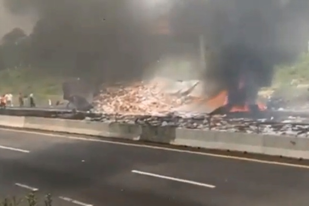 Vuelca tráiler y se incendia en libramiento Veracruz-Perote - xeu ...