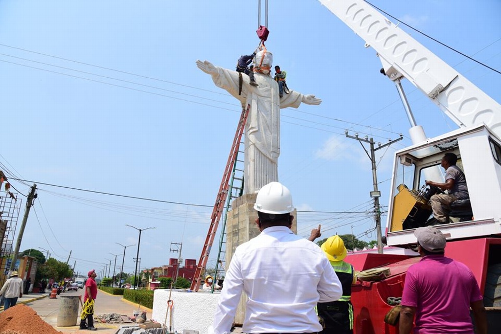 Imagen Instalan estatua de Cristo Redentor en Soconusco, Veracruz