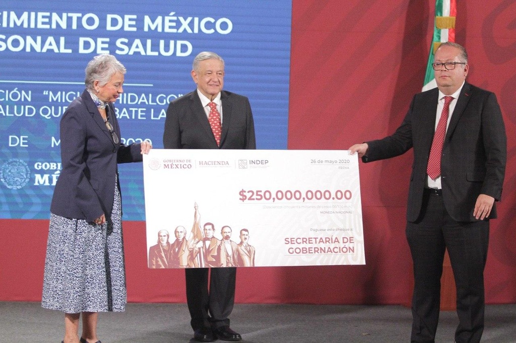 Imagen Dan cheque por 250 mdp a Gobernación para 'Condecoración Miguel Hidalgo'