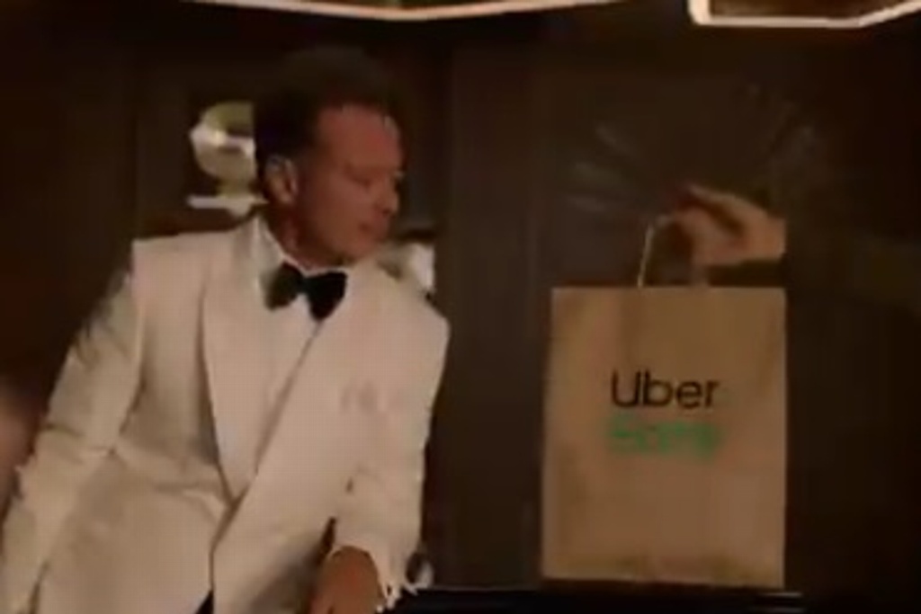 Imagen Luis Miguel se vuelve tendencia en Twitter con comercial de comida (+Video)