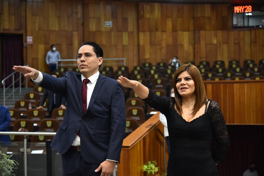 Imagen Congreso de Veracruz nombra a Alfredo Corona y Magda Zayas como comisionados del IVAI
